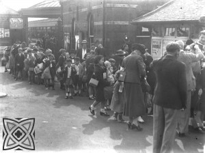 Evacuees at Reading Station