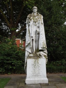 Statue of Sir Rufus Isaacs, Eldon Square, Reading. Photo: Peter Kruschwitz.
